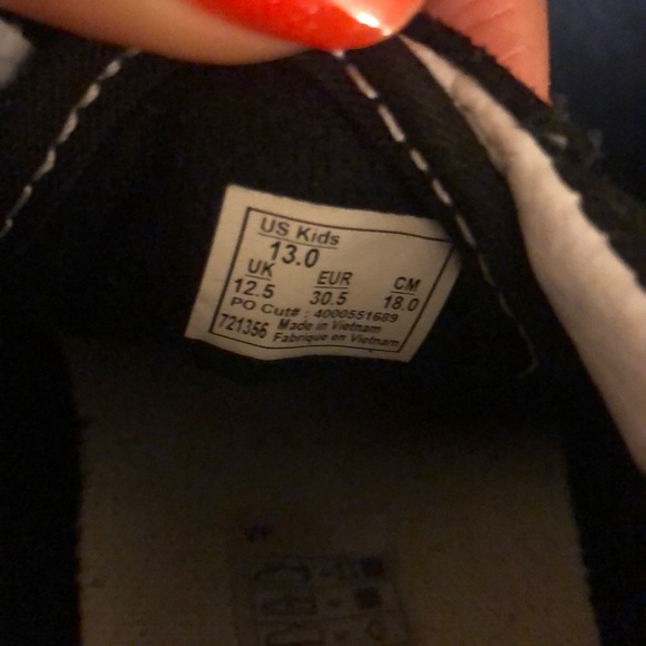 Vans - Picture 2 of 4